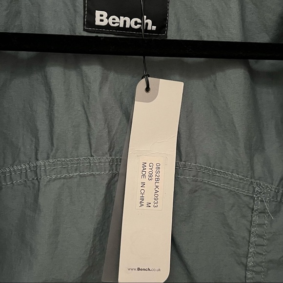 Bench jacket NWT lightweight foldable hood fitted blue triangle contemporary - Picture 6 of 8